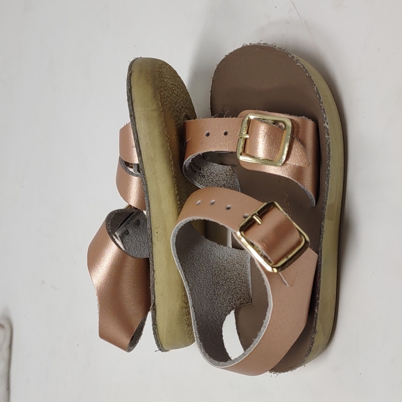 Salt Water by Hoy Leather Rose Gold Sandals Size 3 - Picture 2 of 7